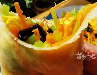 一卷春色，日月重光——三七春卷