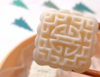 健脾養(yǎng)胃低熱量，氣血雙補(bǔ)桃花顏——三七山藥糕